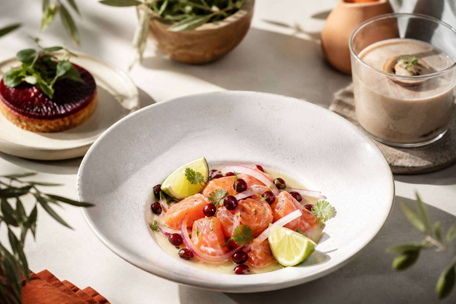 Ceviche de saumon aux agrumes avec tatin de betterave en entrée